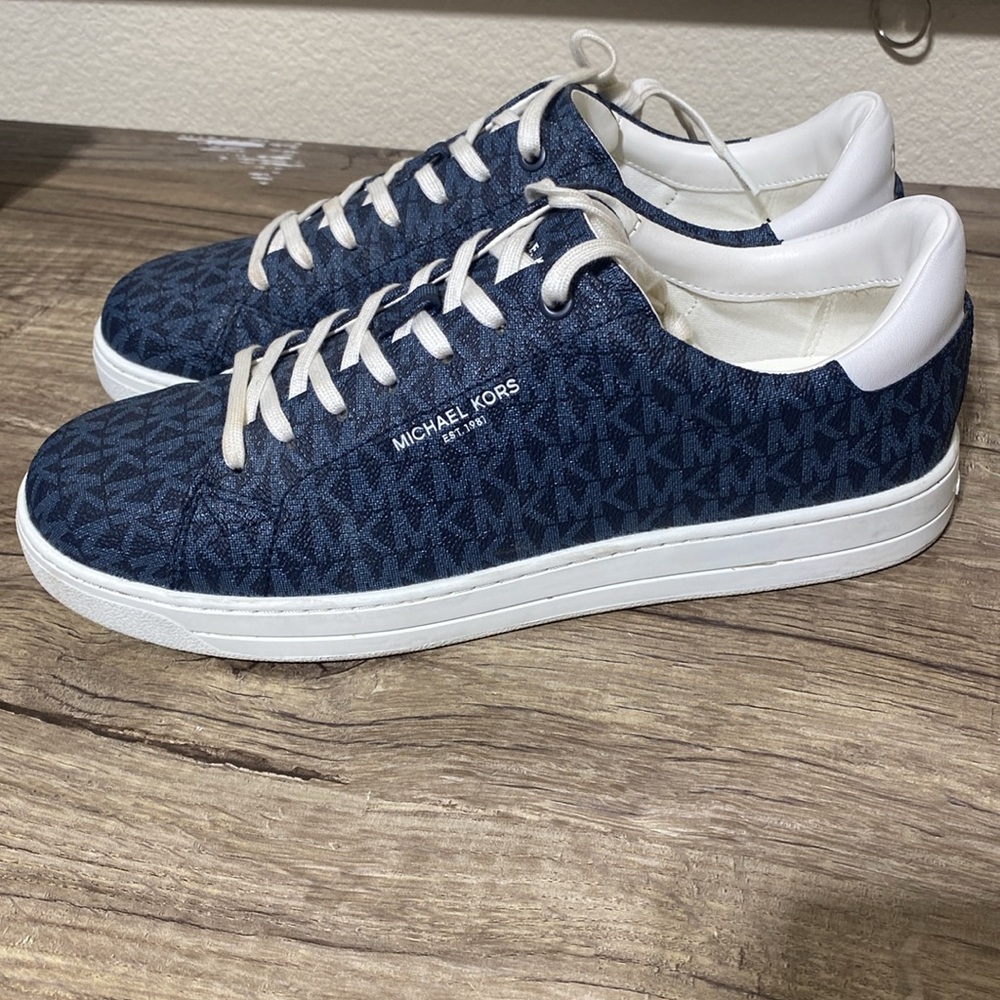 Michael Kors sneakers brand logo - Picture 8 of 12